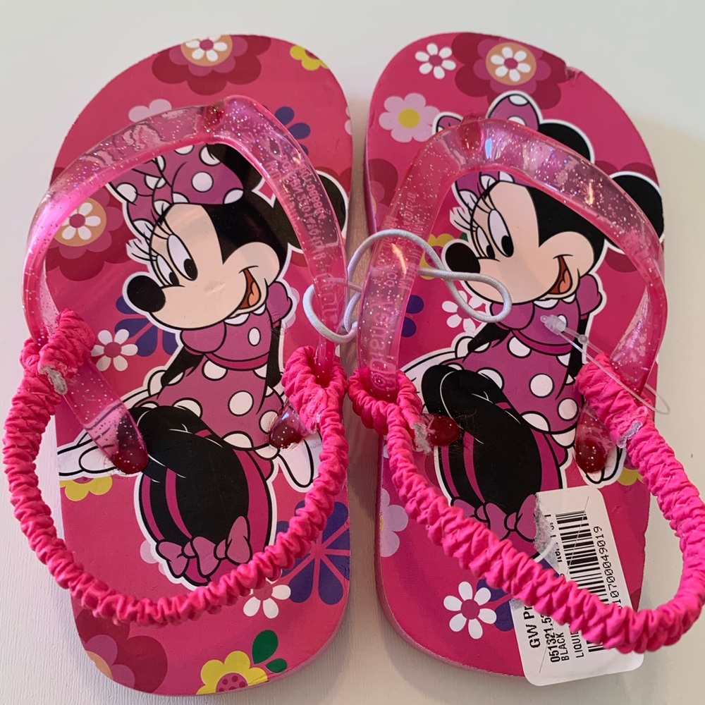 Mini mouse shoes for a girl